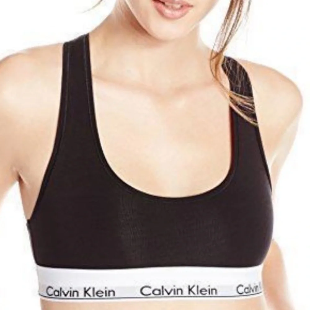 Calvin Klein size M Black Modern Cut unlined Cotton blend racerback Sports Bra